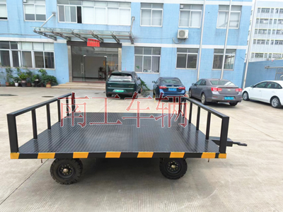 1715570701112198.jpg 3吨前后固定护栏平板拖车3I.jpg