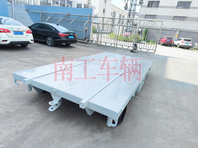 1733899647499005.jpg 船体艏段运输平板拖车1I.jpg