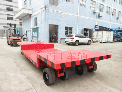 1768987372134116.jpg 15吨凹型平板拖车3I.jpg