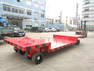 1768987305638346.jpg 15吨凹型平板拖车4I.jpg