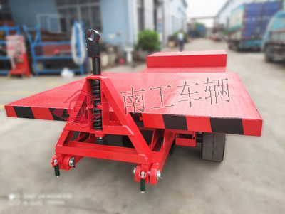 1768987298621152.jpg 15吨凹型平板拖车2I.jpg