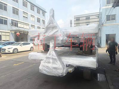35吨双牵引重型平板拖车 白色1I.jpg