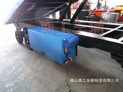 1687664520912189.jpg 25吨自卸平板拖车3I.jpg